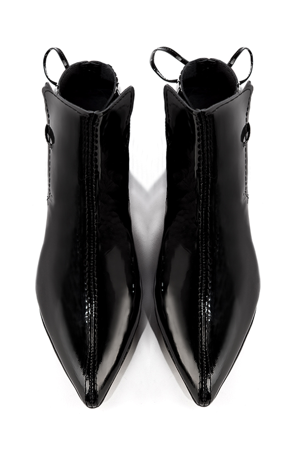 Gloss black women's ankle boots with laces at the back. Tapered toe. Low block heels. Top view - Florence KOOIJMAN